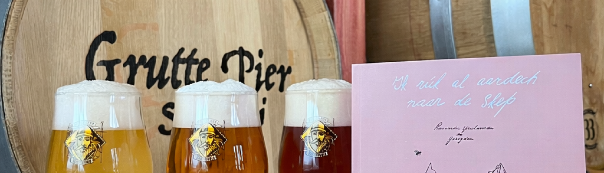 Drie liwwadder biertjes met kaart en spreuk op kaart